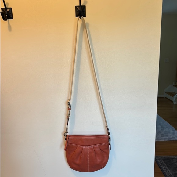 Vintage Coach cross-body! - Picture 2 of 8